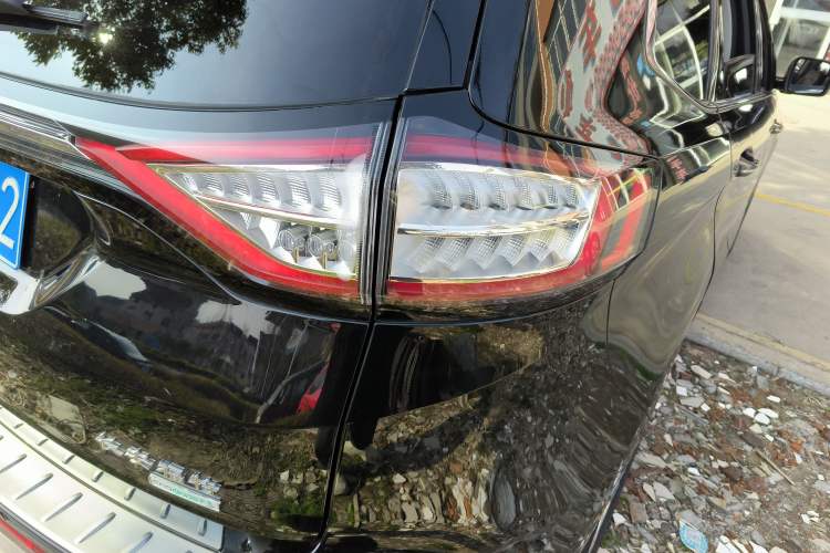Used Ford Edge 2018 EcoBoost 245 Two-Wheel-Drive Titanium 7-Seater China V Standard Right Rear Taillight