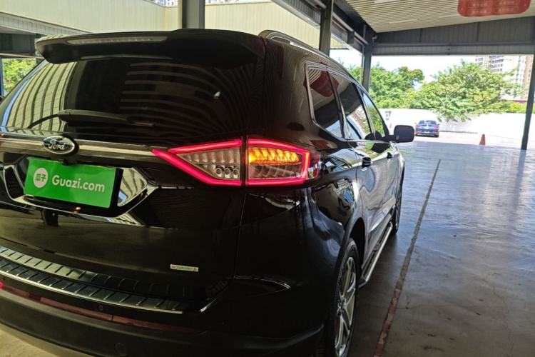 Used Ford Edge 2018 EcoBoost 245 Two-Wheel-Drive Titanium 7-Seater China V Standard Right Rear Taillight