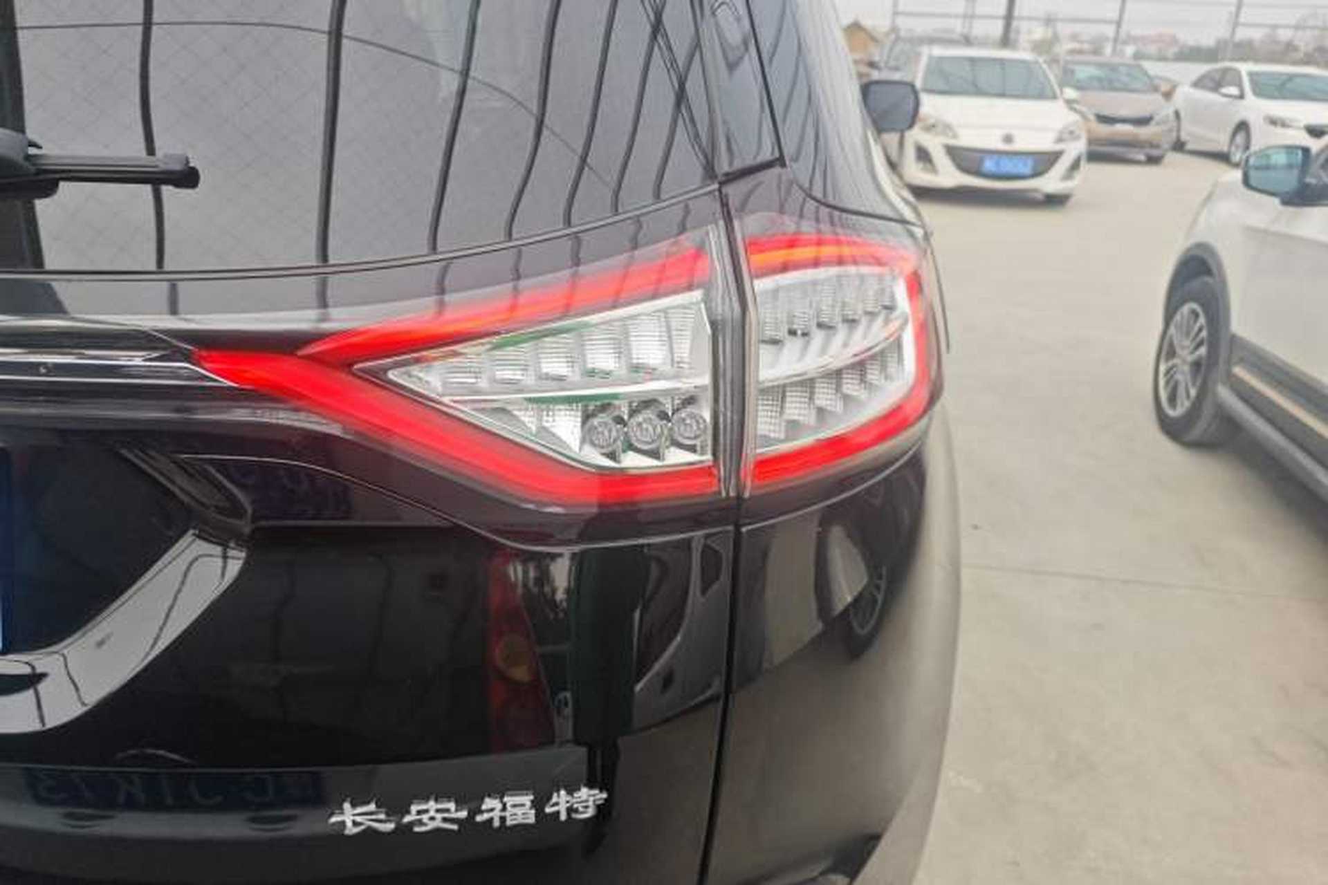 Used Ford Edge 2018 EcoBoost 245 Two-Wheel-Drive Titanium 7-Seater China V Standard Right Rear Taillight