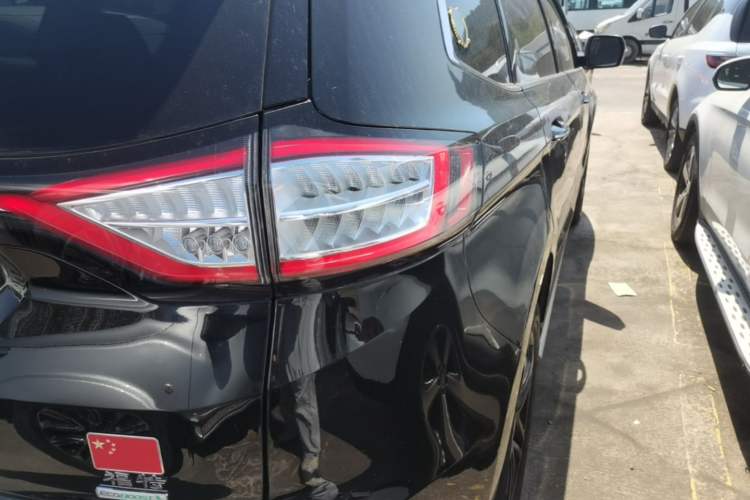Used Ford Edge 2018 EcoBoost 245 Two-Wheel-Drive Titanium 7-Seater China V Standard Right Rear Taillight
