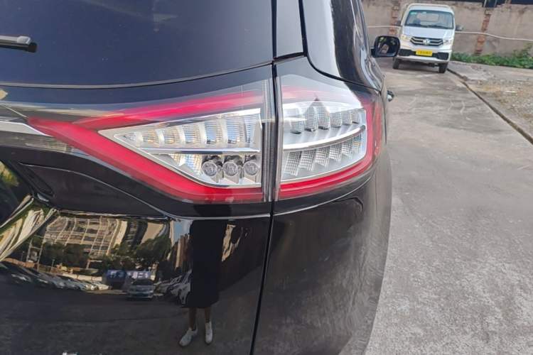 Used Ford Edge 2018 EcoBoost 245 Two-Wheel-Drive Titanium 7-Seater China V Standard Right Rear Taillight
