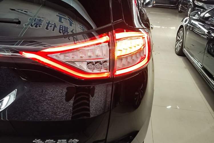 Used Ford Edge 2018 EcoBoost 245 Two-Wheel-Drive Titanium 7-Seater China VI Standard Right Rear Taillight