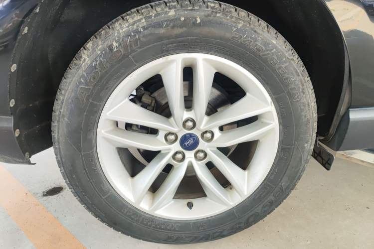 Used Ford Edge 2018 EcoBoost 245 Two-Wheel-Drive Platinum Edition 7-Seater China V Emission Standard Right Rear Wheel Hub