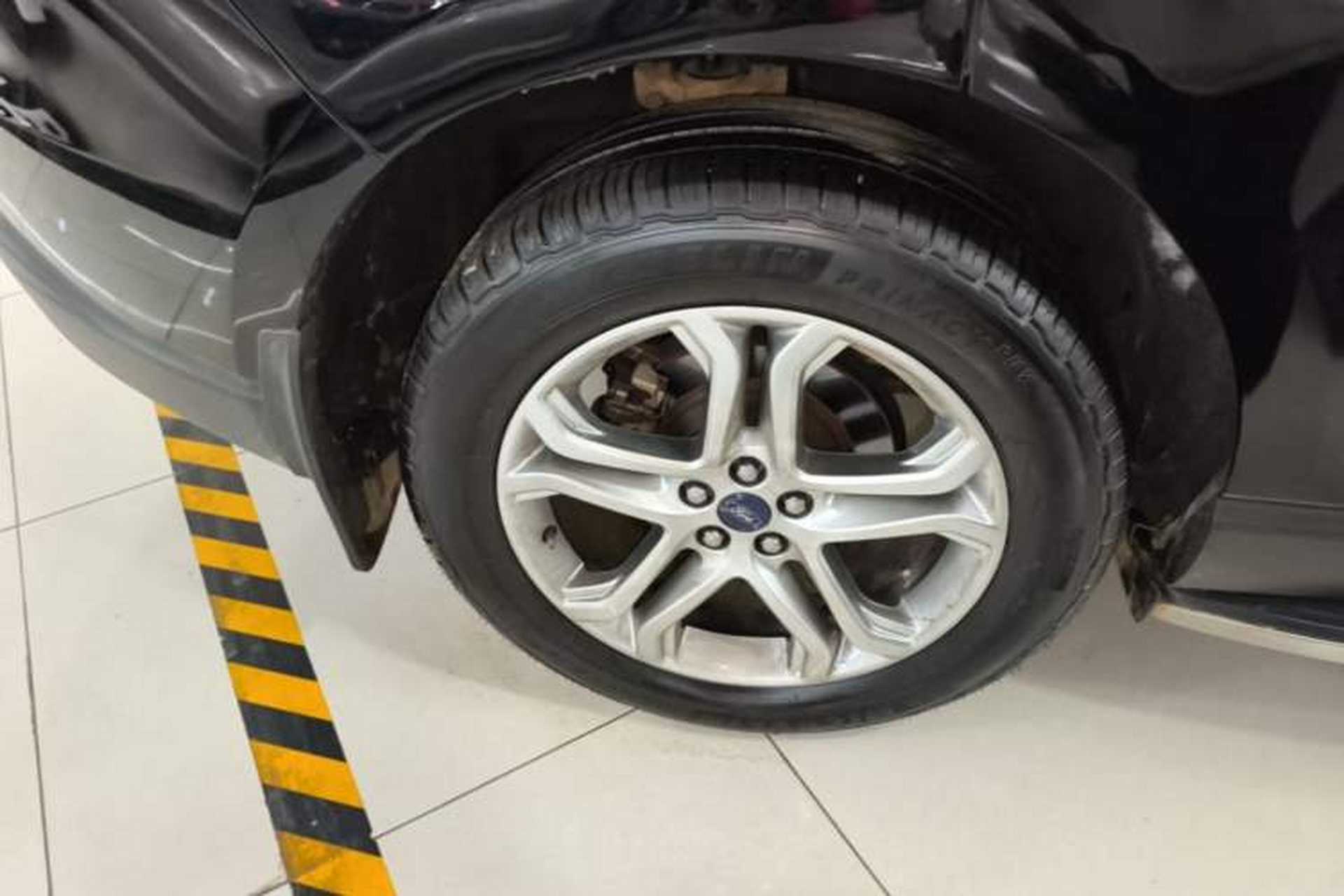 Used Ford Edge 2018 EcoBoost 245 Two-Wheel-Drive Titanium 7-Seater China V Standard Right Rear Wheel Hub