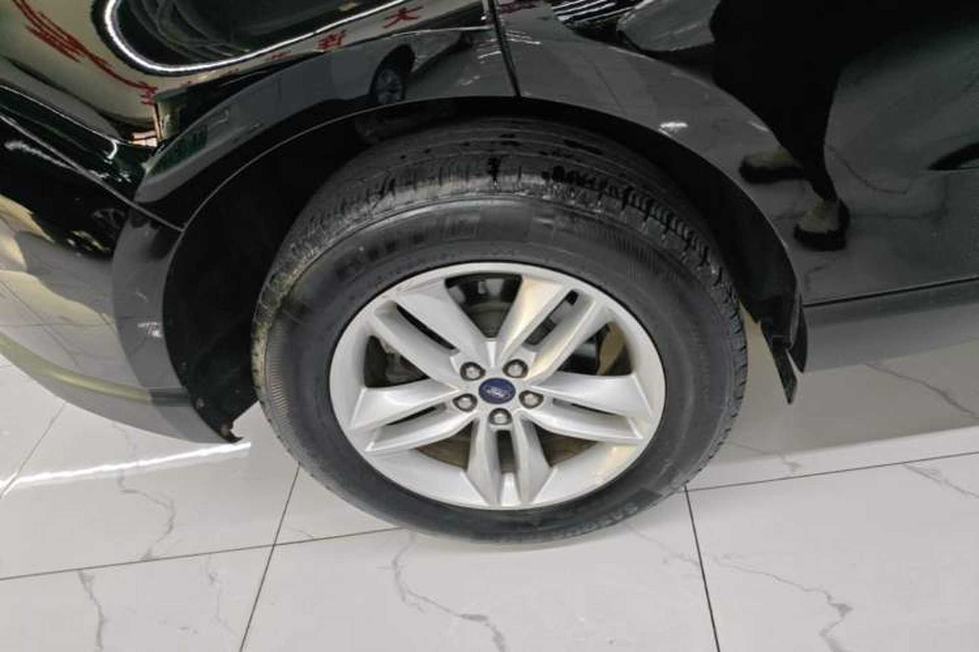 Used Ford Edge 2018 EcoBoost 245 Two-Wheel-Drive Platinum Edition 7-Seater China V Emission Standard Right Rear Wheel Hub