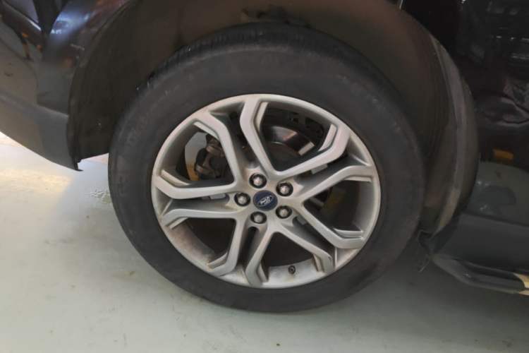 Used Ford Edge 2018 EcoBoost 245 Two-Wheel-Drive Titanium 7-Seater China VI Standard Right Rear Wheel Hub