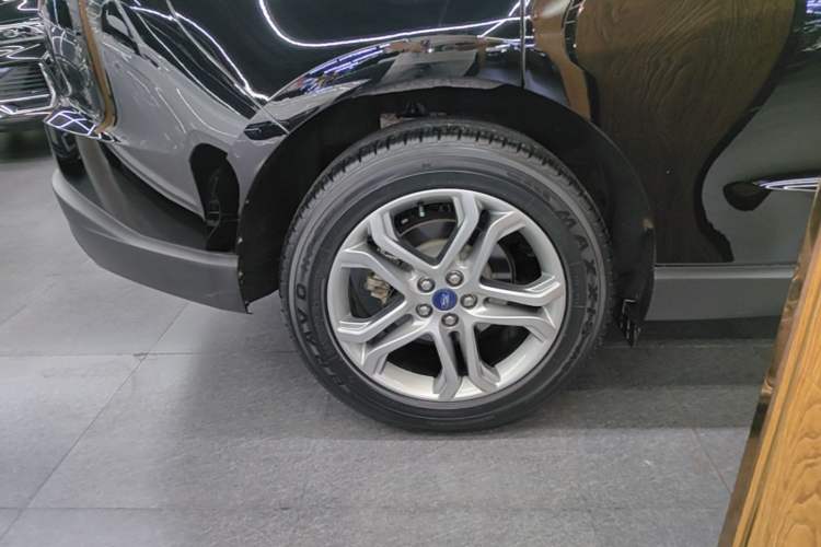 Used Ford Edge 2018 EcoBoost 245 Two-Wheel-Drive Titanium 7-Seater China VI Standard Right Rear Wheel Hub