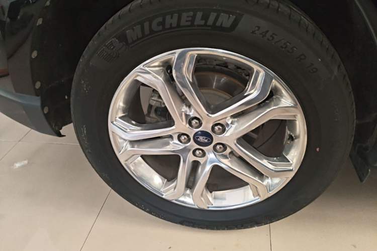 Used Ford Edge 2018 EcoBoost 245 Two-Wheel-Drive Titanium 7-Seater China V Standard Right Rear Wheel Hub