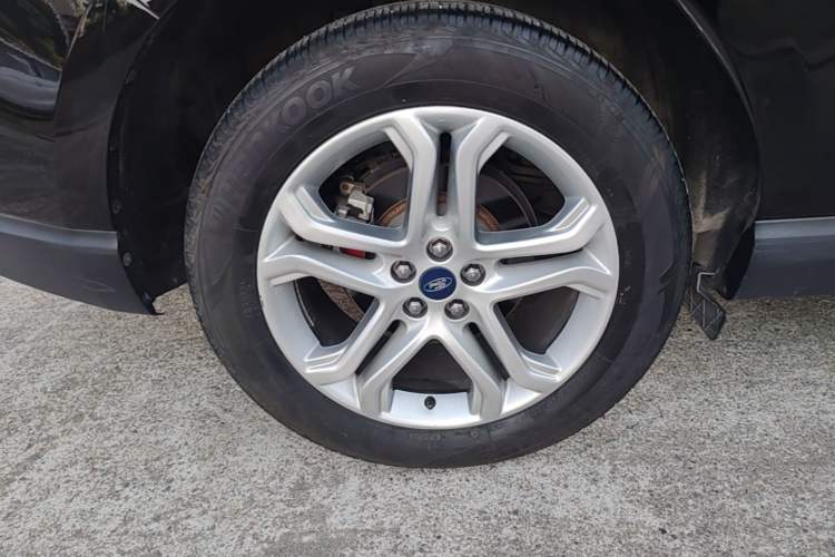 Used Ford Edge 2018 EcoBoost 245 Two-Wheel-Drive Titanium 7-Seater China V Standard Right Rear Wheel Hub