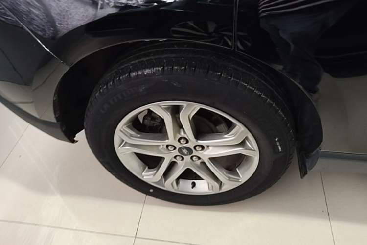 Used Ford Edge 2018 EcoBoost 245 Two-Wheel-Drive Titanium 7-Seater China VI Standard Right Rear Wheel Hub