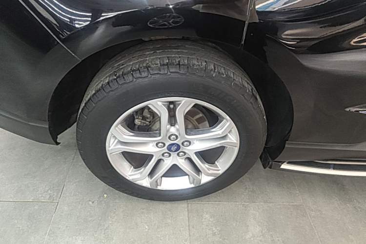 Used Ford Edge 2018 EcoBoost 245 Two-Wheel-Drive Titanium 7-Seater China V Standard Right Rear Wheel Hub