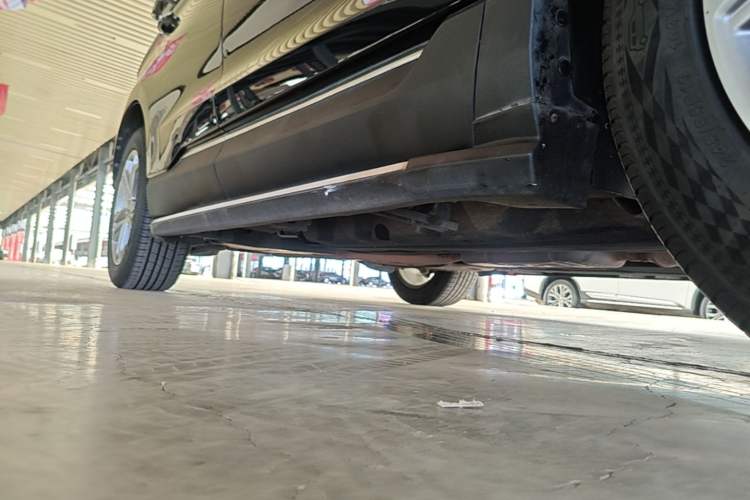 Used Ford Edge 2018 EcoBoost 245 Two-Wheel-Drive Titanium 7-Seater China V Standard Right Side Sill