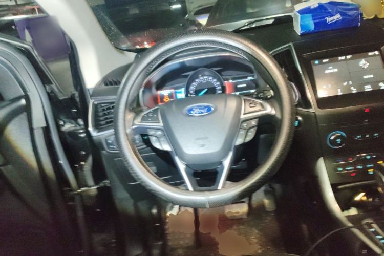 Used Ford Edge 2018 EcoBoost 245 Two-Wheel-Drive Titanium 7-Seater China V Standard Steering Wheel