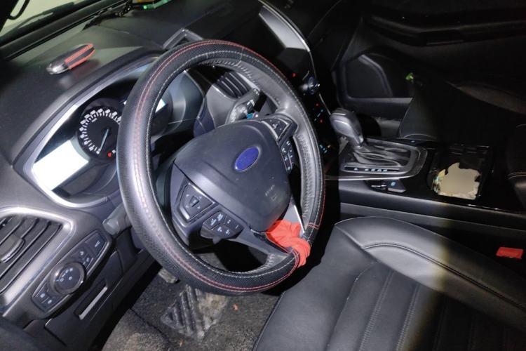 Used Ford Edge 2018 EcoBoost 245 Four-Wheel Drive Titanium 7-Seater Steering Wheel