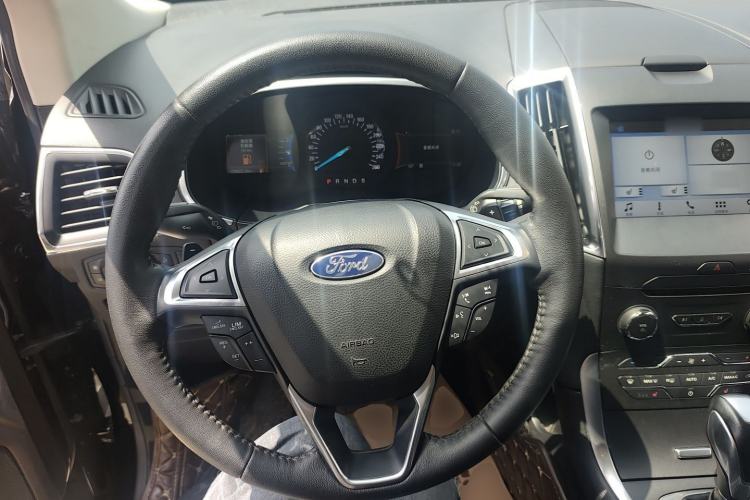 Used Ford Edge 2018 EcoBoost 245 Two-Wheel-Drive Titanium 7-Seater China V Standard Steering Wheel