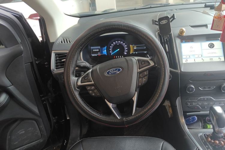 Used Ford Edge 2018 EcoBoost 245 Two-Wheel-Drive Titanium 7-Seater China V Standard Steering Wheel