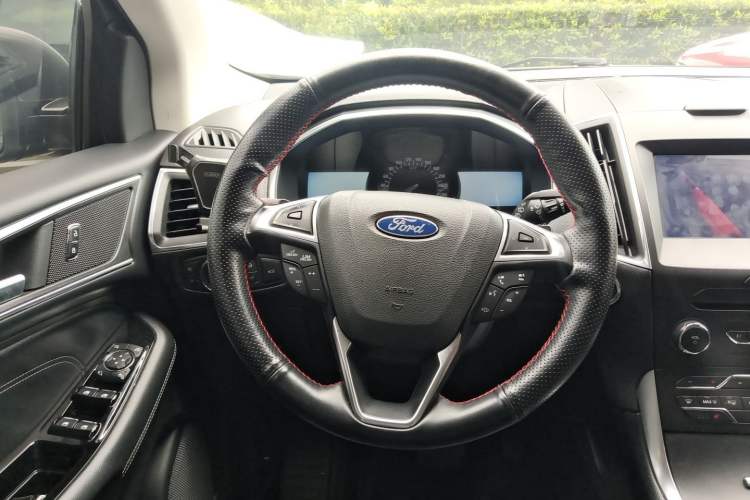 Used Ford Edge 2018 EcoBoost 245 Two-Wheel-Drive Titanium 7-Seater China V Standard Steering Wheel