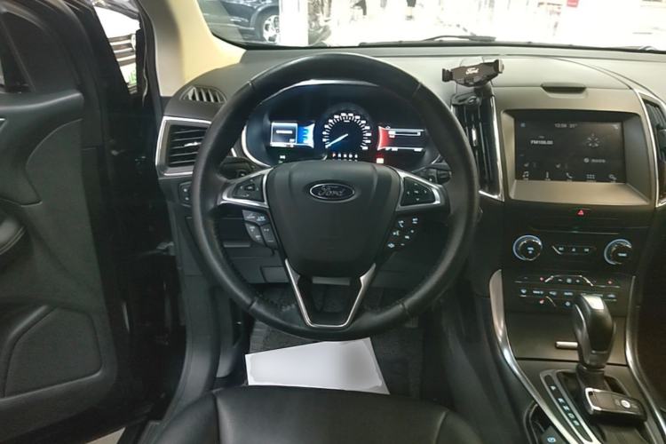 Used Ford Edge 2018 EcoBoost 245 Two-Wheel-Drive Titanium 7-Seater China VI Standard Steering Wheel