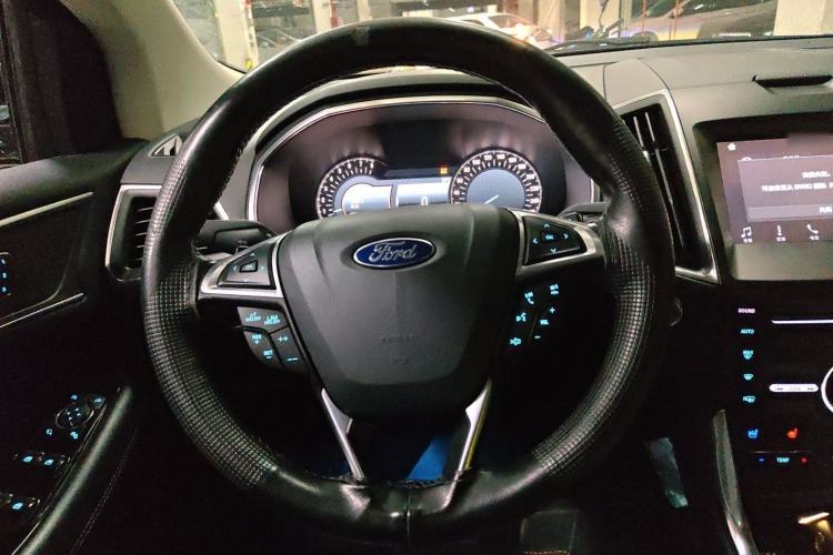 Used Ford Edge 2018 EcoBoost 245 Four-Wheel Drive Titanium 7-Seater Steering Wheel