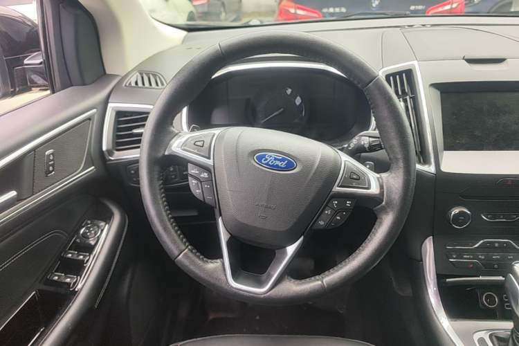 Used Ford Edge 2018 EcoBoost 245 Two-Wheel-Drive Titanium 7-Seater China V Standard Steering Wheel