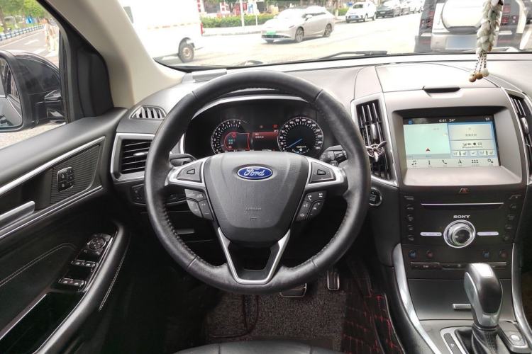 Used Ford Edge 2018 EcoBoost 245 Four-Wheel Drive Titanium 7-Seater Steering Wheel