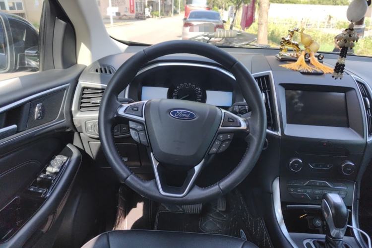 Used Ford Edge 2018 EcoBoost 245 Two-Wheel-Drive Titanium 7-Seater China VI Standard Steering Wheel