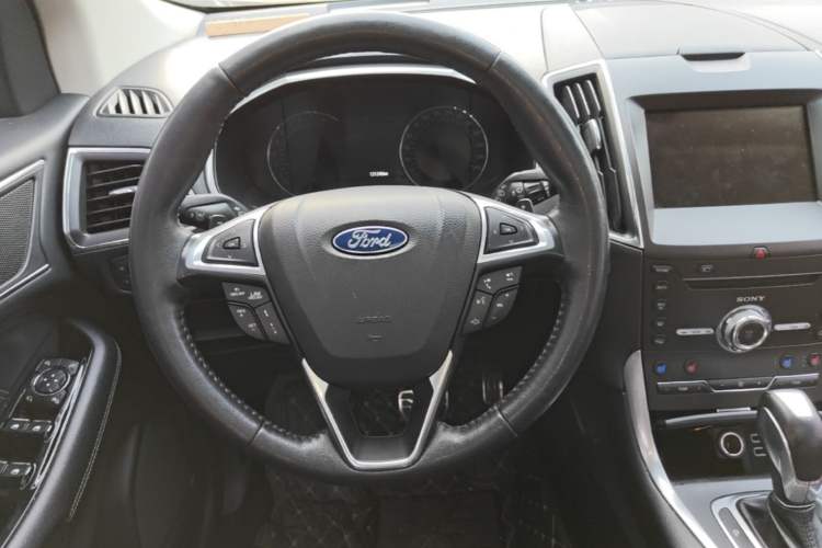 Used Ford Edge 2018 EcoBoost 245 Four-Wheel Drive Titanium 7-Seater Steering Wheel