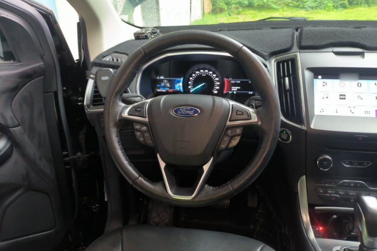 Used Ford Edge 2018 EcoBoost 245 Two-Wheel-Drive Titanium 7-Seater China V Standard Steering Wheel