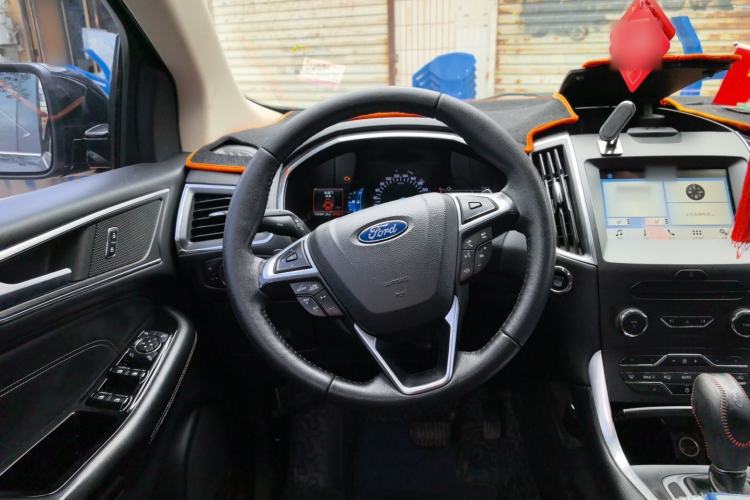 Used Ford Edge 2018 EcoBoost 245 Two-Wheel-Drive Titanium 7-Seater China V Standard Steering Wheel