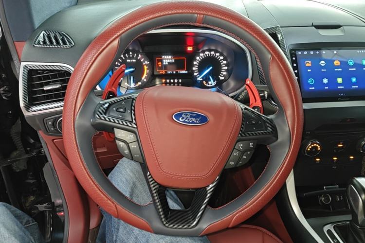 Used Ford Edge 2018 EcoBoost 245 Two-Wheel-Drive Platinum Edition 5 Seats Steering Wheel
