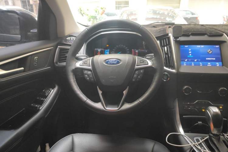 Used Ford Edge 2018 EcoBoost 245 Two-Wheel-Drive Titanium 7-Seater China V Standard Steering Wheel