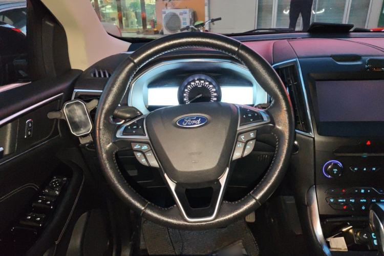 Used Ford Edge 2018 EcoBoost 245 Two-Wheel-Drive Titanium 7-Seater China VI Standard Steering Wheel