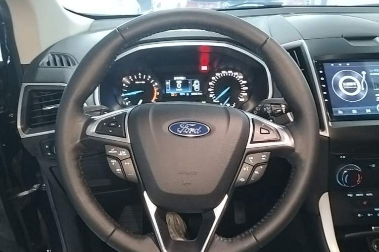 Used Ford Edge 2018 EcoBoost 245 Two-Wheel-Drive Platinum Edition 7-Seater China V Emission Standard Steering Wheel