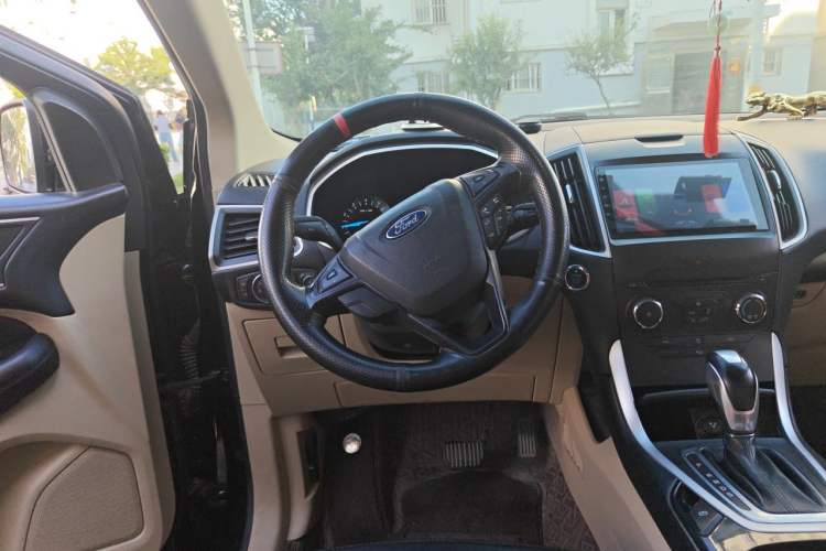 Used Ford Edge 2018 EcoBoost 245 Two-Wheel-Drive Titanium 5-Seater China VI Standard Steering Wheel
