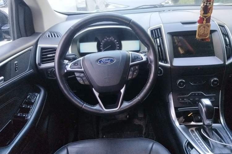 Used Ford Edge 2018 EcoBoost 245 Four-Wheel Drive Titanium 7-Seater Steering Wheel