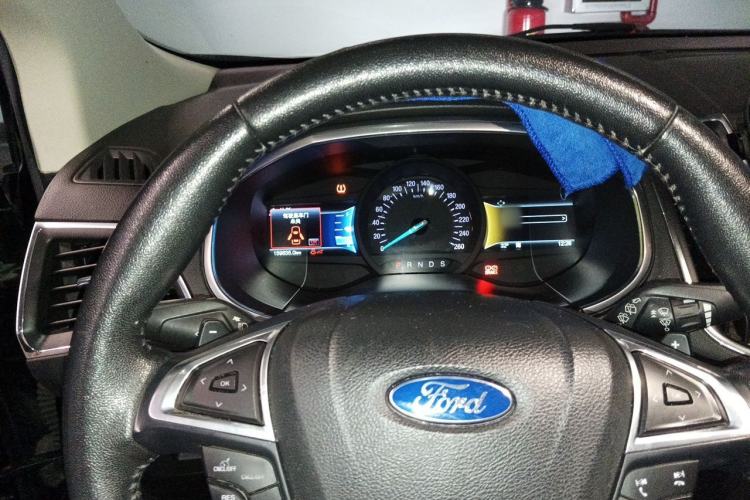 Used Ford Edge 2018 EcoBoost 245 Two-Wheel-Drive Titanium 7-Seater China VI Standard Steering Wheel