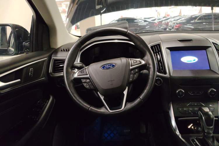 Used Ford Edge 2018 EcoBoost 245 Two-Wheel-Drive Titanium 7-Seater China V Standard Steering Wheel