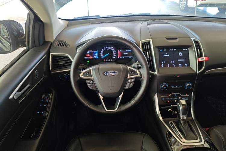 Used Ford Edge 2018 EcoBoost 245 Two-Wheel-Drive Titanium 7-Seater China V Standard Steering Wheel