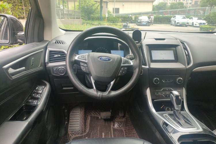 Used Ford Edge 2018 EcoBoost 245 Two-Wheel-Drive Titanium 7-Seater China V Standard Steering Wheel