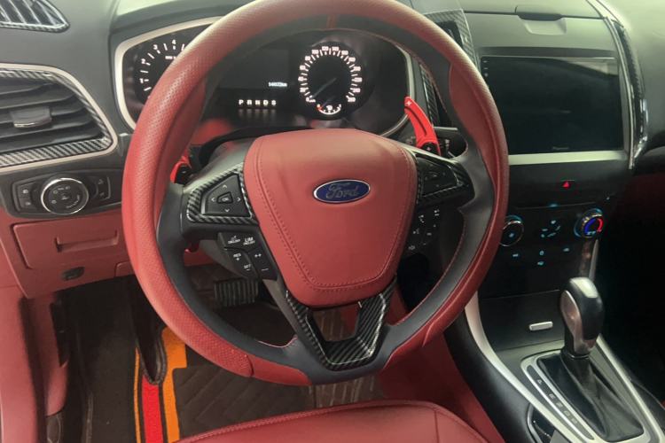 Used Ford Edge 2018 EcoBoost 245 Two-Wheel-Drive Platinum Edition 5 Seats Steering Wheel