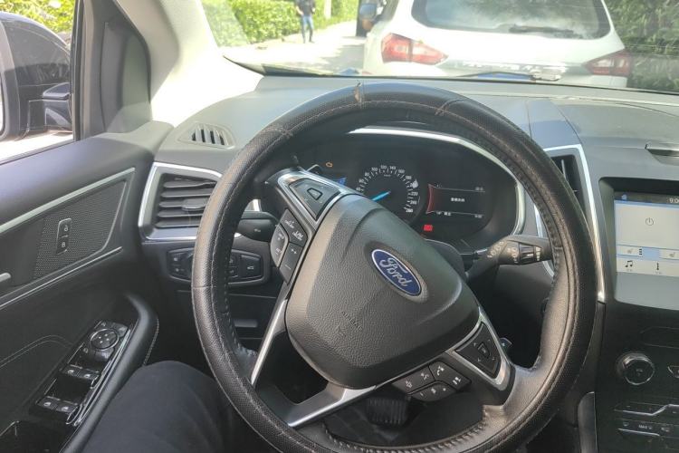 Used Ford Edge 2018 EcoBoost 245 Two-Wheel-Drive Titanium 7-Seater China V Standard Steering Wheel