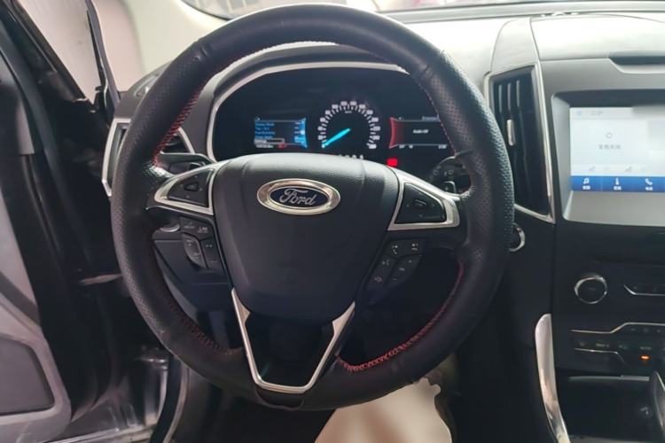 Used Ford Edge 2018 EcoBoost 245 Two-Wheel-Drive Titanium 7-Seater China V Standard Steering Wheel