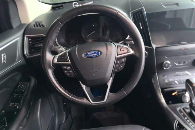 Used Ford Edge 2018 EcoBoost 245 Two-Wheel-Drive Titanium 7-Seater China V Standard Steering Wheel