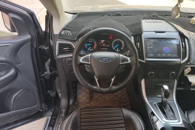 Used Ford Edge 2018 EcoBoost 245 Two-Wheel-Drive Platinum Edition 7-Seater China VI Standard Steering Wheel
