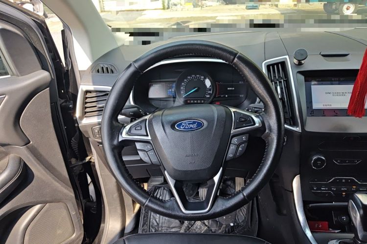 Used Ford Edge 2018 EcoBoost 245 Four-Wheel Drive Titanium 7-Seater Steering Wheel