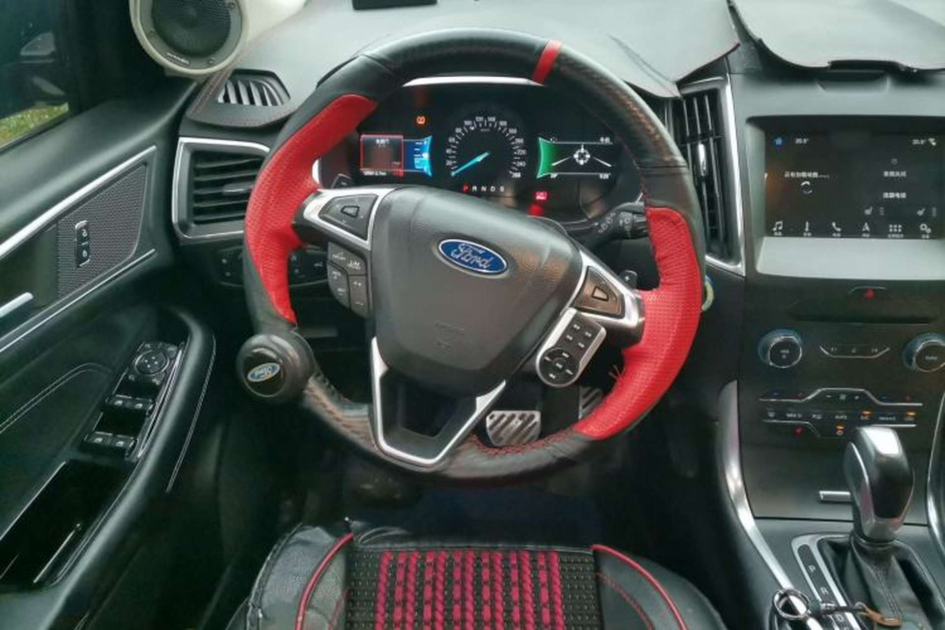 Used Ford Edge 2018 EcoBoost 245 Four-Wheel Drive Titanium 7-Seater Steering Wheel
