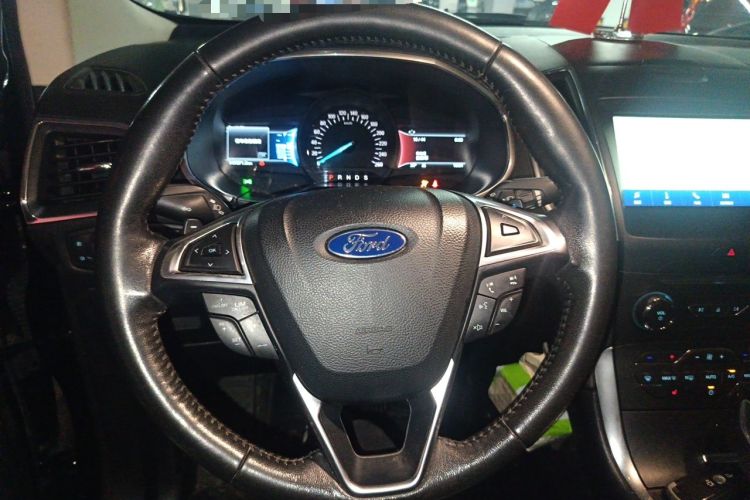 Used Ford Edge 2018 EcoBoost 245 Two-Wheel-Drive Titanium 7-Seater China V Standard Steering Wheel