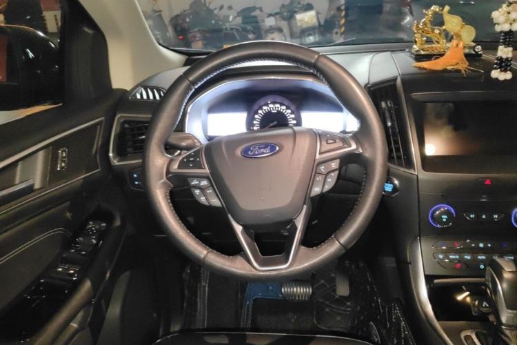 Used Ford Edge 2018 EcoBoost 245 Two-Wheel-Drive Titanium 7-Seater China VI Standard Steering Wheel