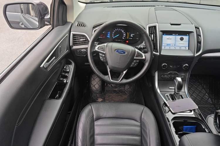 Used Ford Edge 2018 EcoBoost 245 Two-Wheel-Drive Titanium 7-Seater China V Standard Steering Wheel