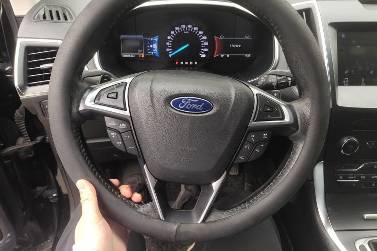 Used Ford Edge 2018 EcoBoost 245 Two-Wheel-Drive Titanium 7-Seater China V Standard Steering Wheel